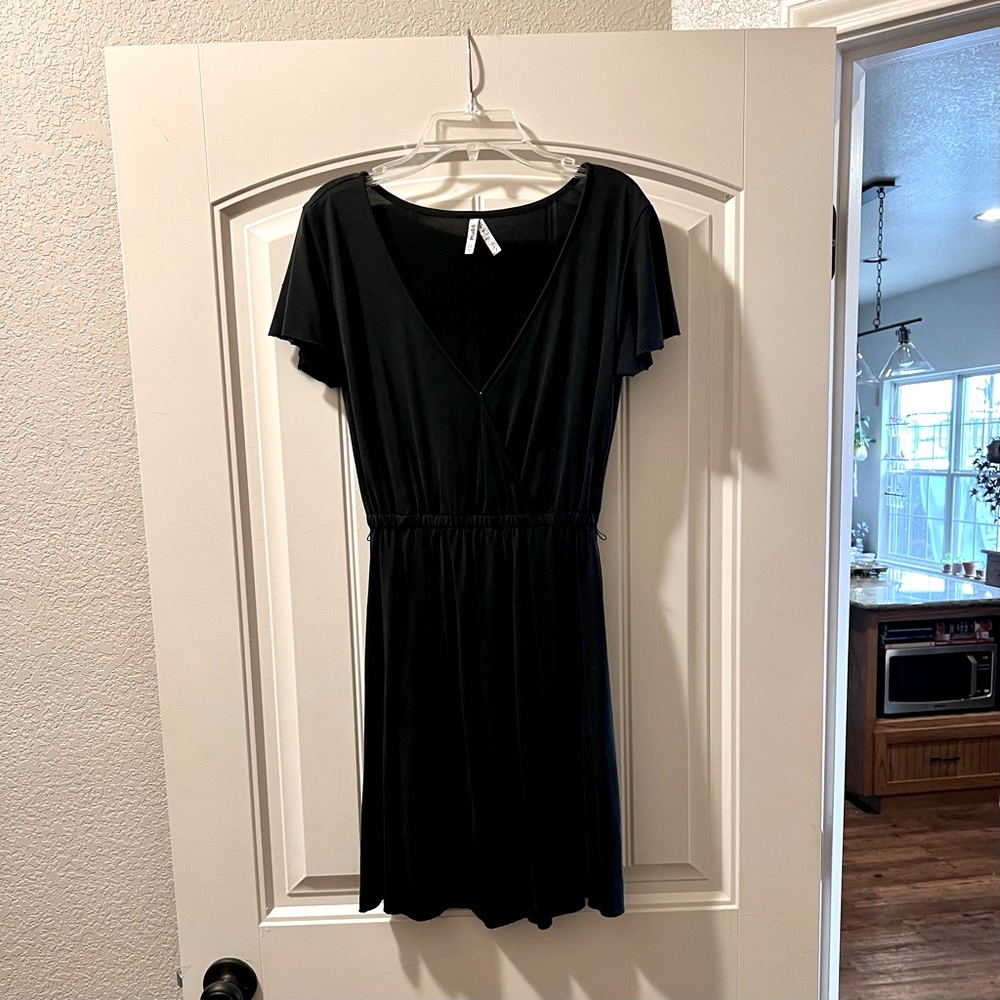 V-neck mini flowy dress